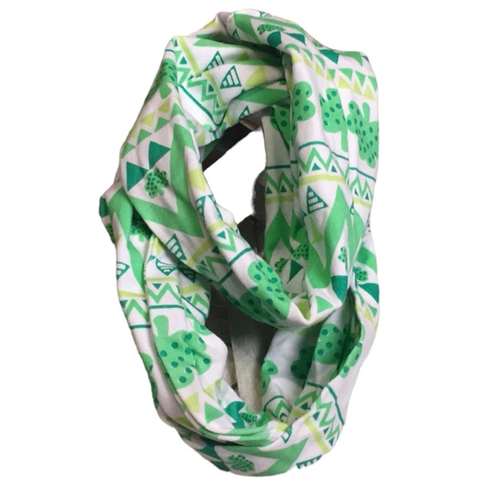 🌿 St. Patrick’s Day Patterned Infinity Scarf Festive Holiday Soft New